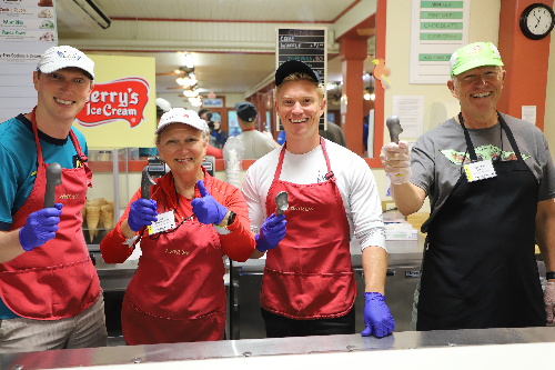 Ice-Cream Scoopers Volunteer
